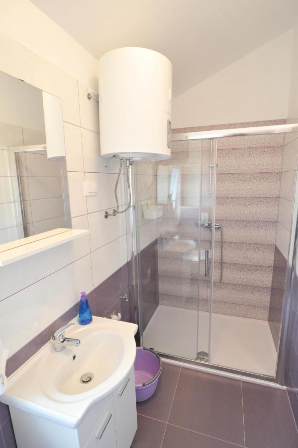 Apartmani Rebecca Vir Kültér fotó
